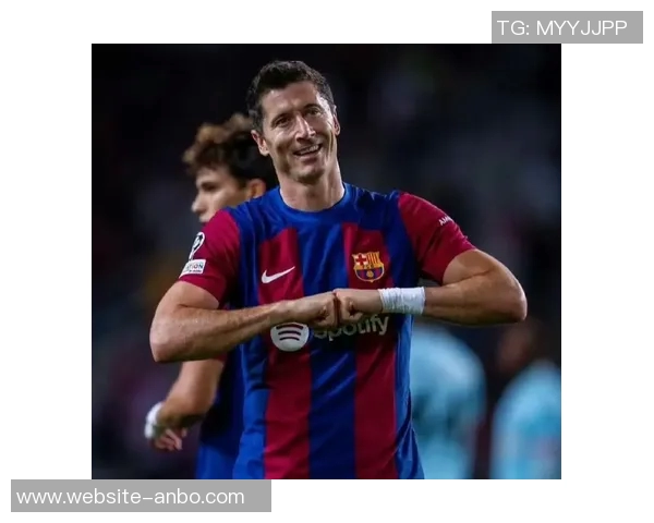 莱万37岁身价降至千万级别仍紧随梅罗本季12轮贡献8球2助攻表现不俗