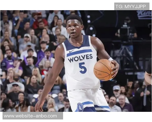 爱德华兹半场火力全开砍下24分可惜球队仍落后21分 爱德华兹半场火力全开砍下24分可惜球队仍落后21分